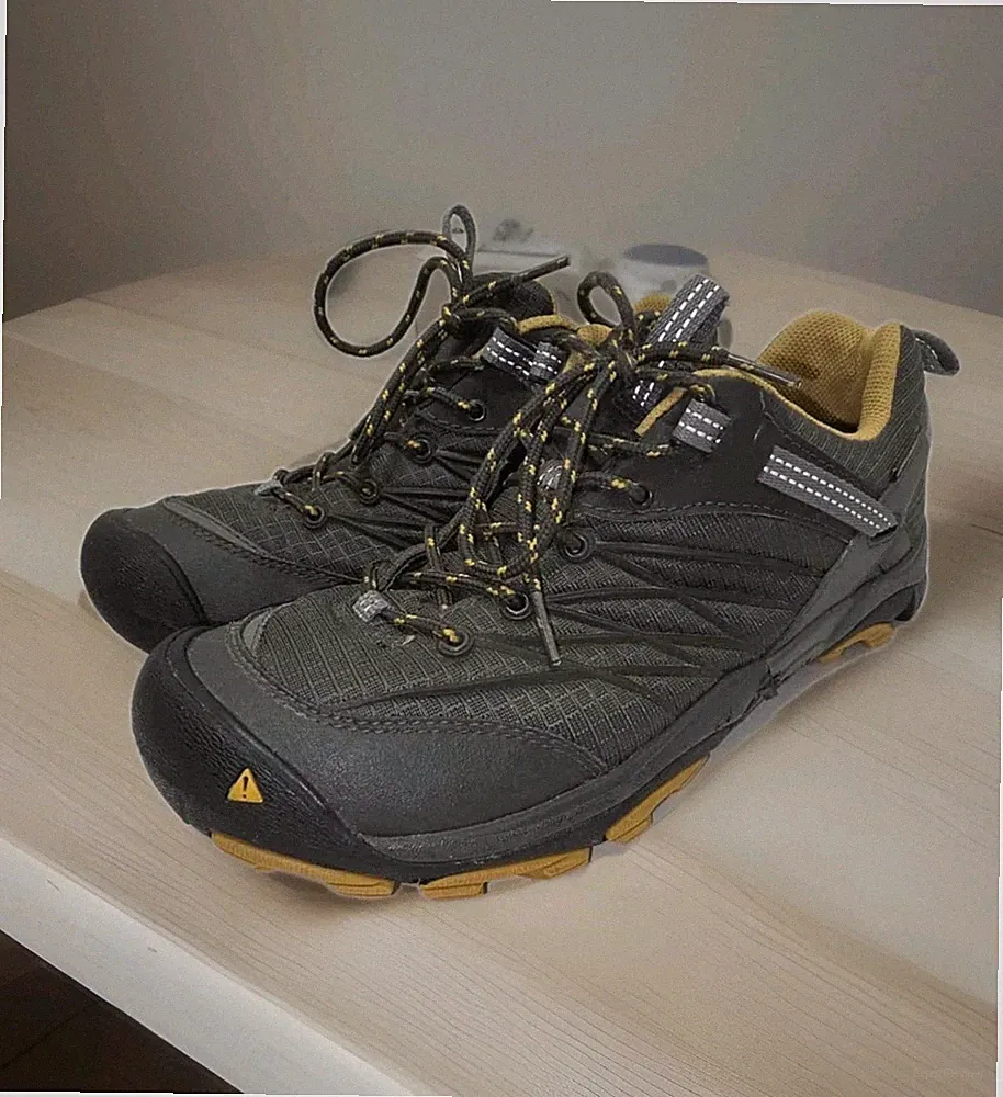 Keen Hiking Shoes Outdoor Sneakers - Men's 8 - Gray Yellow Lace Up - EUC