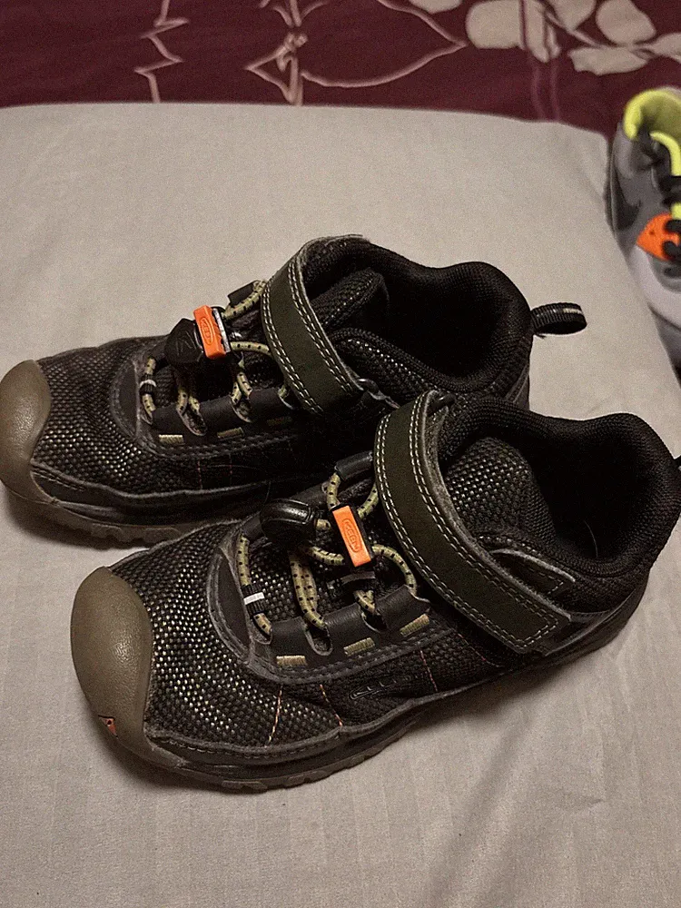 KEEN Kids Size 11 Orange Peel Yellow Newport H2 Shoes for Outdoor Hiking