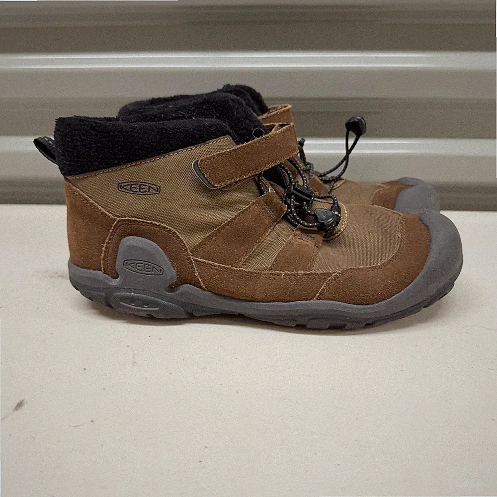 Keen Knotch Chukka Boots Youth Size 6 Brown Insulated Hiking Winter Hook & Loop