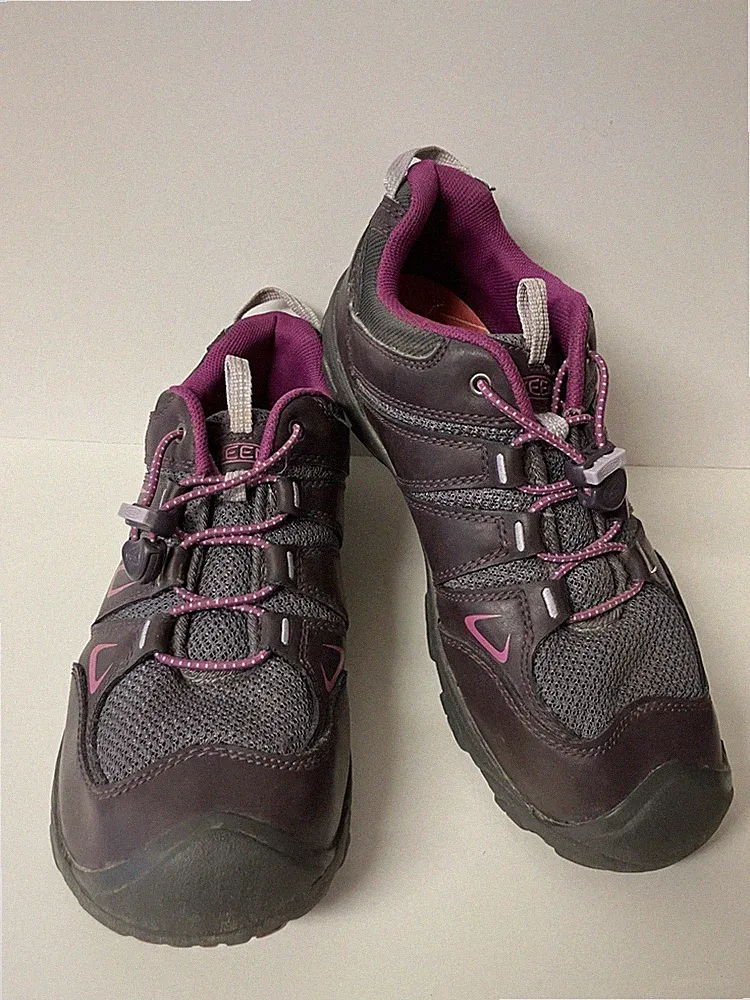 Keen Oakridge Hiking Shoes Women’s 6 Pink Purple Mid Low Boots Water Resistant