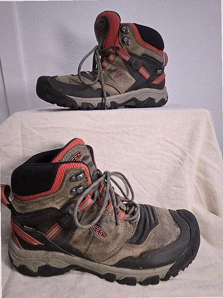 KEEN Ridge Flex Mid Waterproof Hiking Boots Sz 8.5