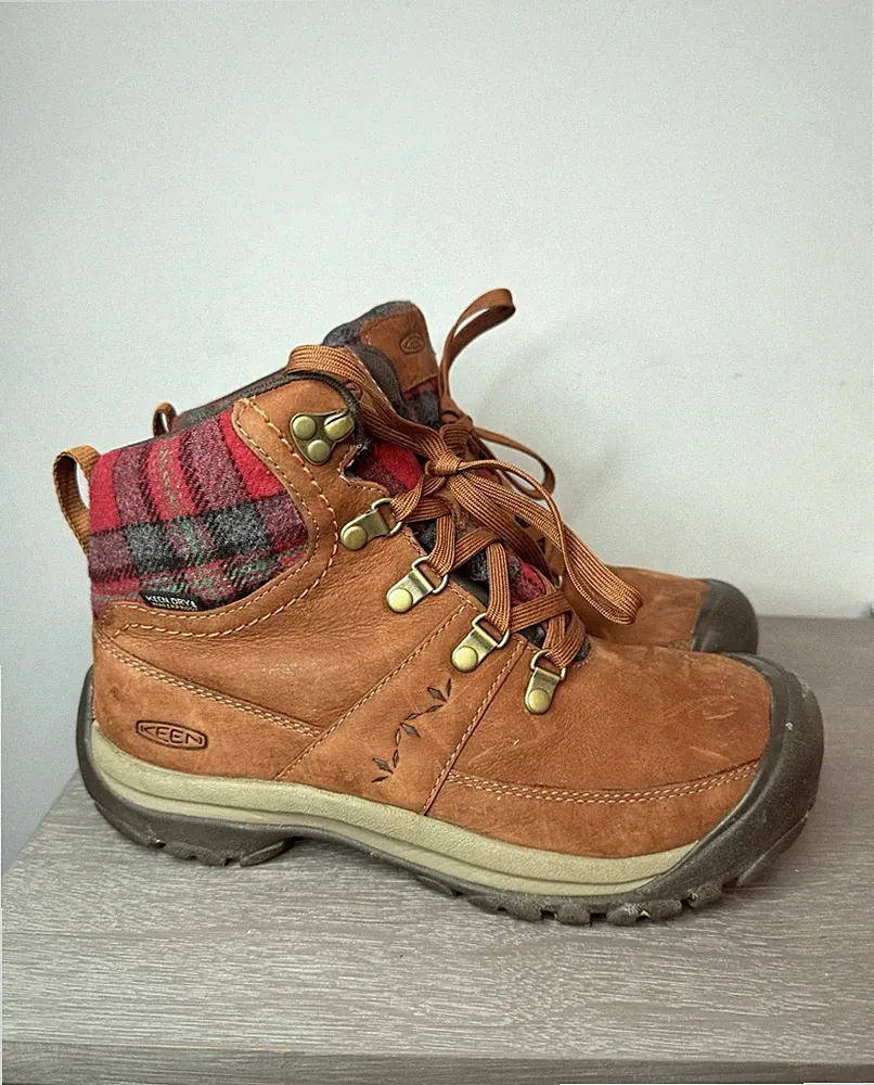 Keen Women’s Kaci III Mid Winter Hiking Boots Size 7.5 Waterproof Arch Support