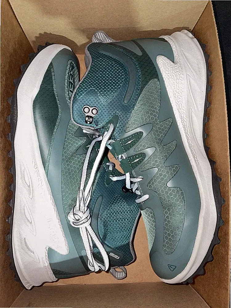 Keen Women’s Size 11 Zonic Waterproof Hiking Shoes 010823