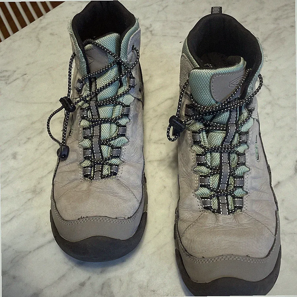KEEN Women’s Size 6 Hiking Boots Targhee Dry Waterproof Gray Lace Up Traction