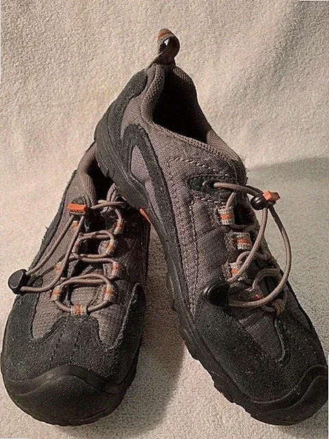 Keen Womens Size 5 Hiking Shoes Elastic Lace Slip On Walking Shoes Gray Black