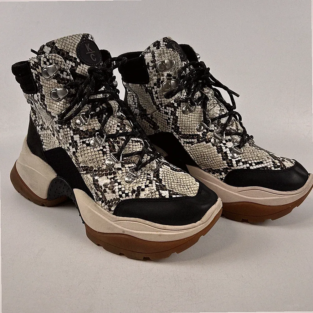 Kenneth Cole Goretex Boots Womens 8.5 Snake Skin Biker Hiking Maddox Platform