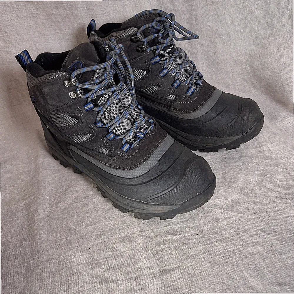 Khombu WATERPROOF Womens 9 Winter Boots Snow Hiking Ankle Booties 146740 Gray