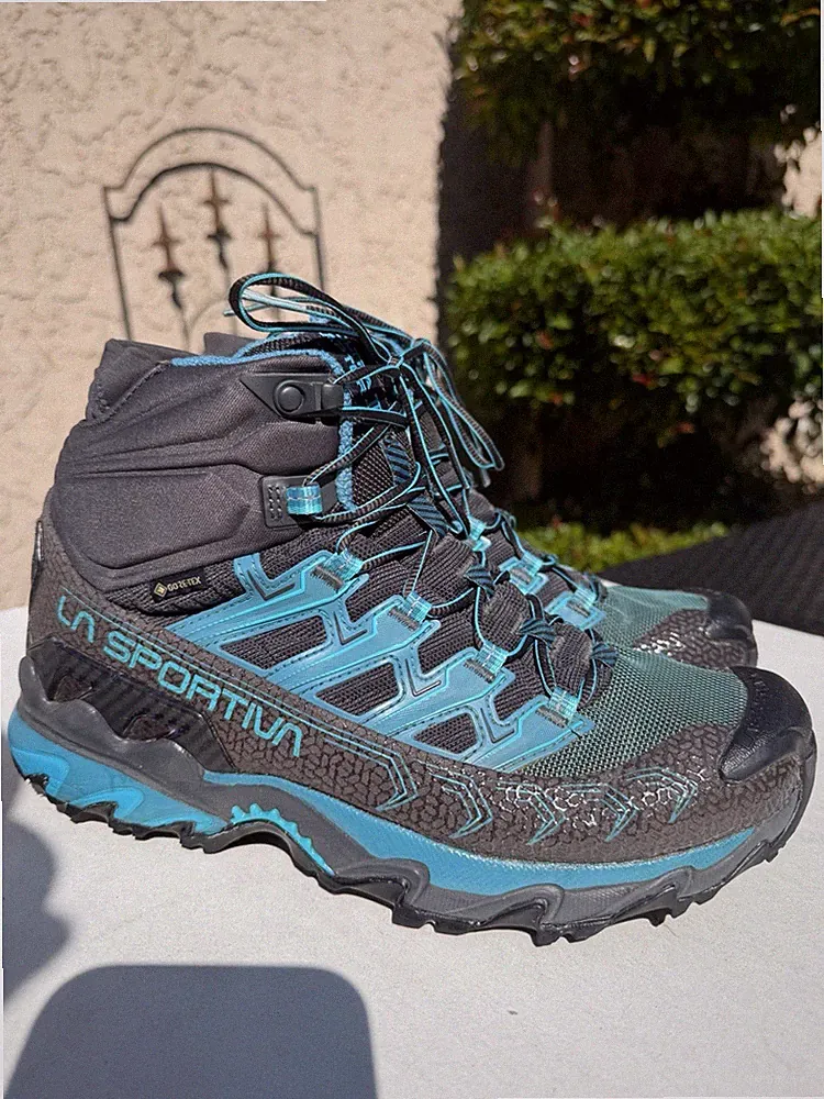 La Sportiva Womens Size 9.5 Wide Ultra Raptor II Mid GTX Gore-Tex Hiking Boots