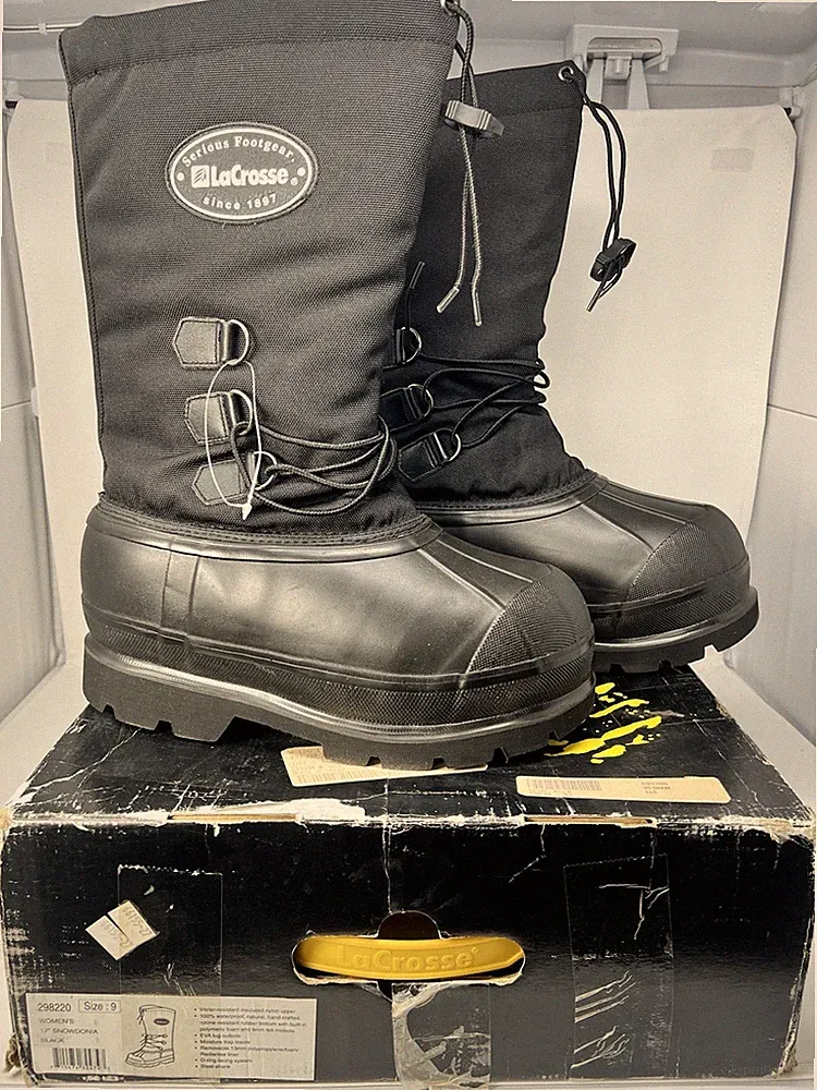 Lacrosse Women’s Snow Boots Sz 9 Snowdonia 17” 298220 Insulated NWB Ski Hike NEW