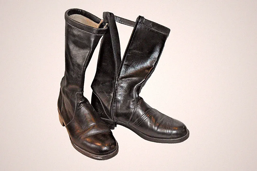 LEATHER LINED MOTORCYCLE BOOTS side zipper, excellent
