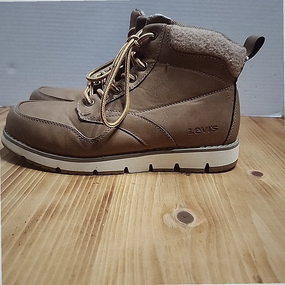 Levi's Mens Dean Oberyn 2 Vegan Leather Rugged Casual Comfort Hiker Boot Sz 8