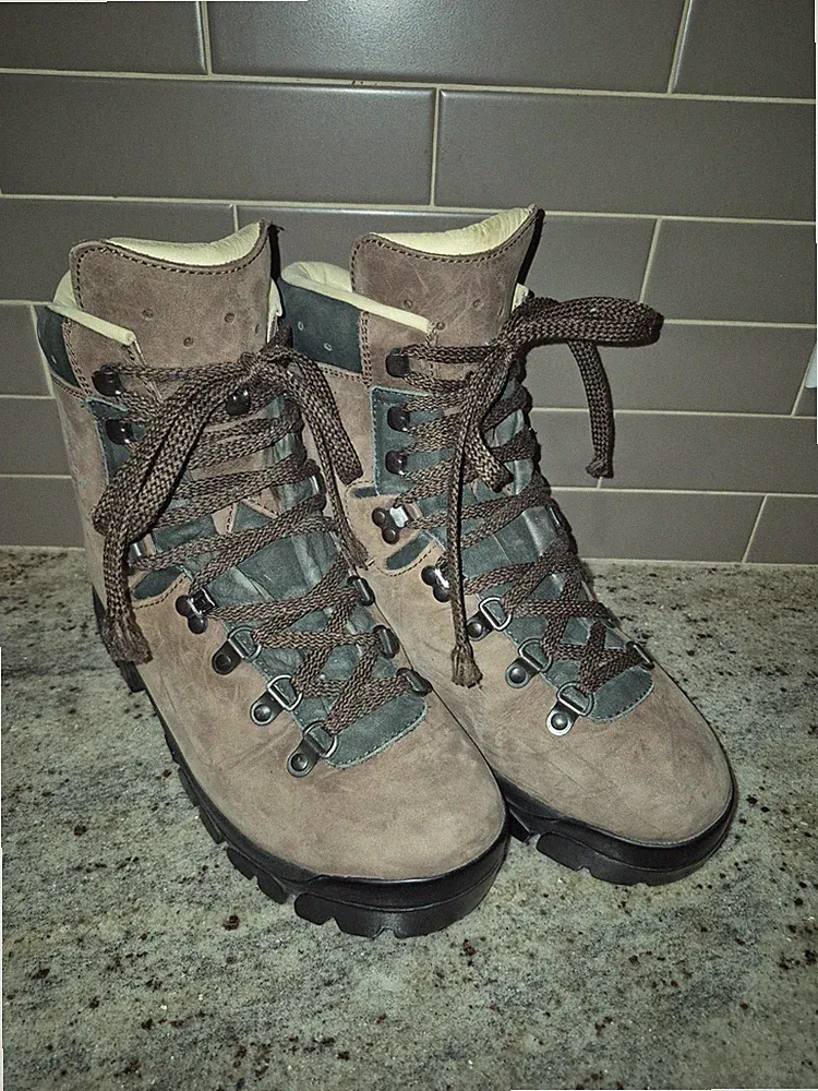 Lowa Alpine Hiking Boots Size 8 DN0711 Brown Green Nubuck Vibram Sole Germany