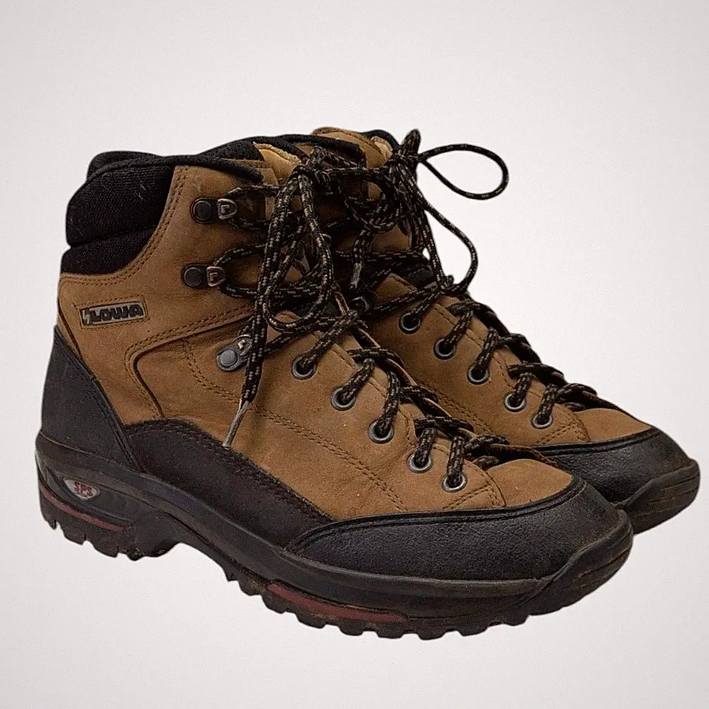 Lowa Hiking/Backpacking Boots Size 39.5 US 7.5L S3981