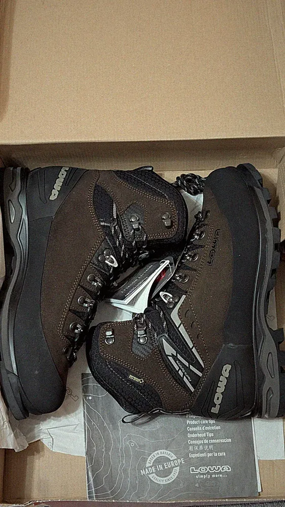 Lowa Mountain Expert GTX EVO Mountaineering Boots; US Men's 9.5; New with Tags