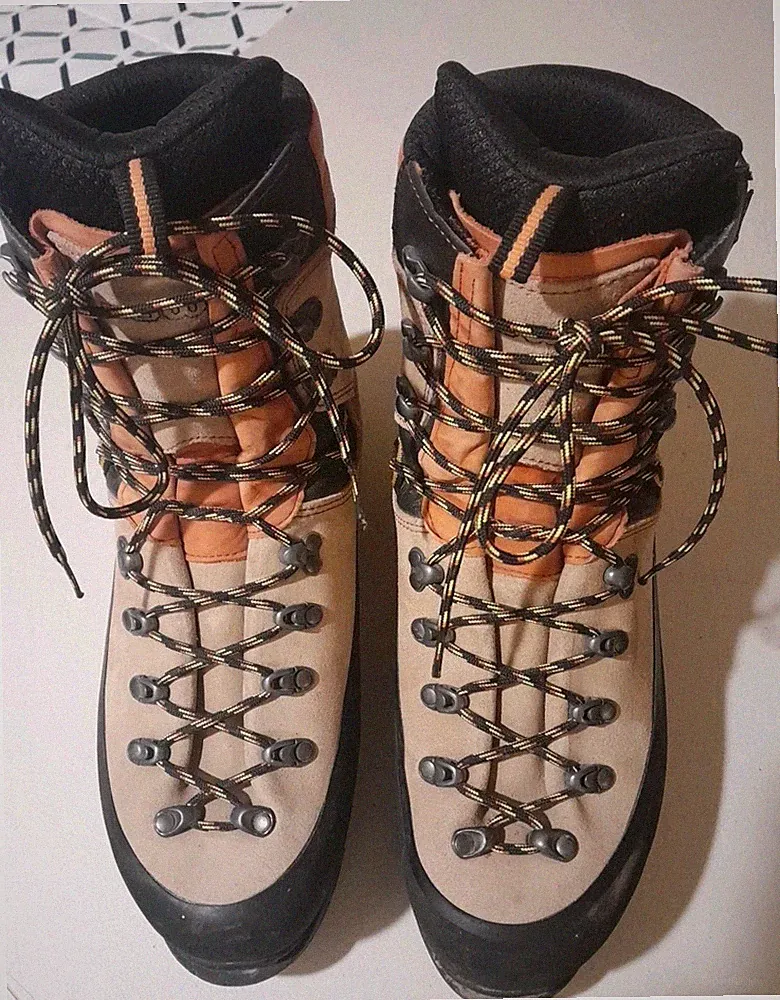 LOWA MOUNTAINEERING BOOTS, SILBERHORN GTX, SIZE 13 MEN, MADE IN ITALY