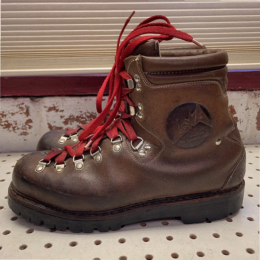 Lowa Mountaineering Boots US 7.5 M Leather Vibram Hiking Boots Germany