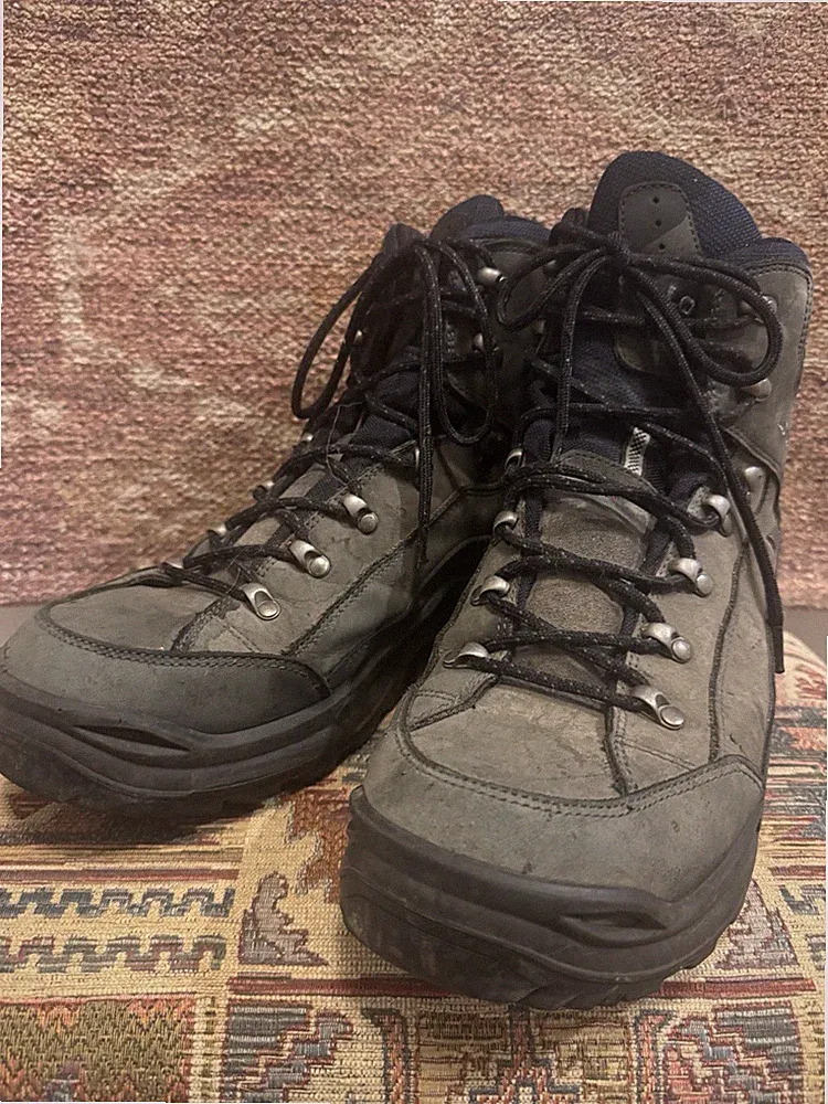 LOWA RENEGADE GERMAN ENGINEERING MOUNTAINEERING BOOTS MENS SZ 13