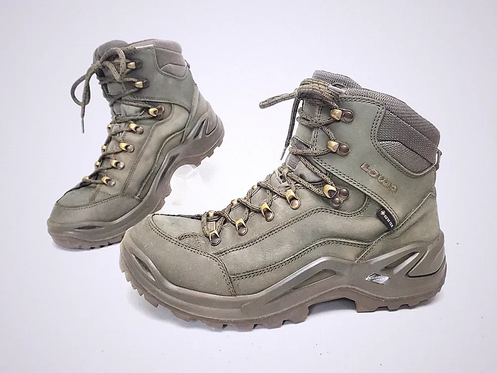 LOWA RENEGADE GTX MID Hiking Backpacking Boots Men's US 8.5 / EUR 41.5