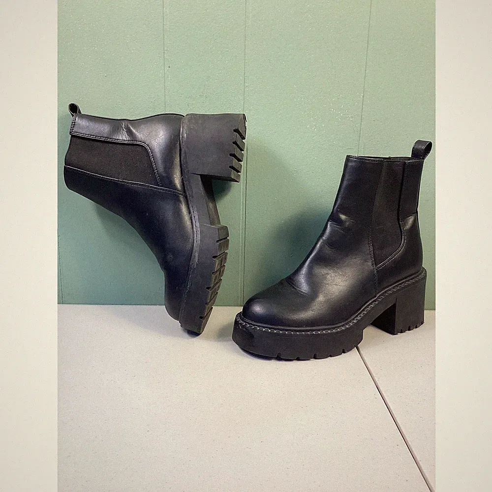 Madden Girl Women’s 7 Black Boots Bootie Slip-on Platform Combat Goth Grunge