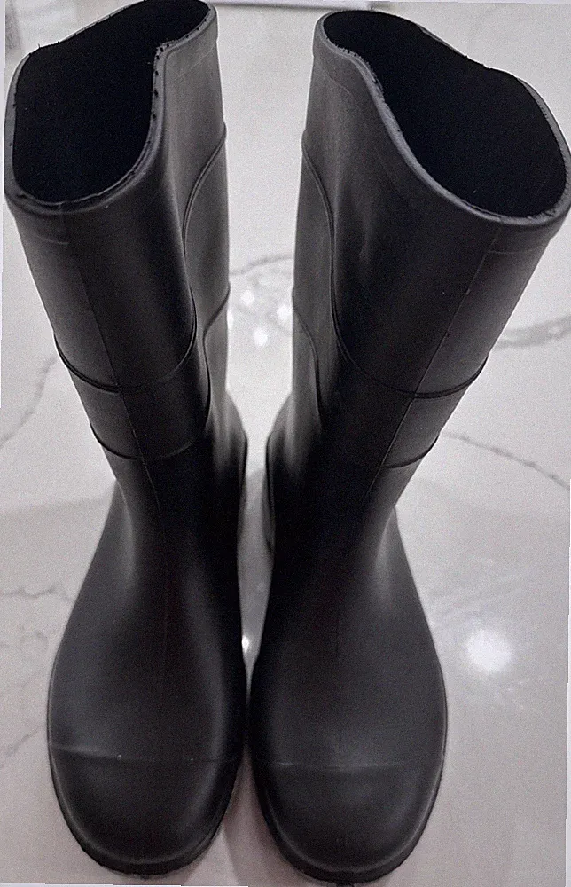 Made In USA Unisex, Men's Women's Size 7/Siz 9 Black on Black Rubber Rain Boots