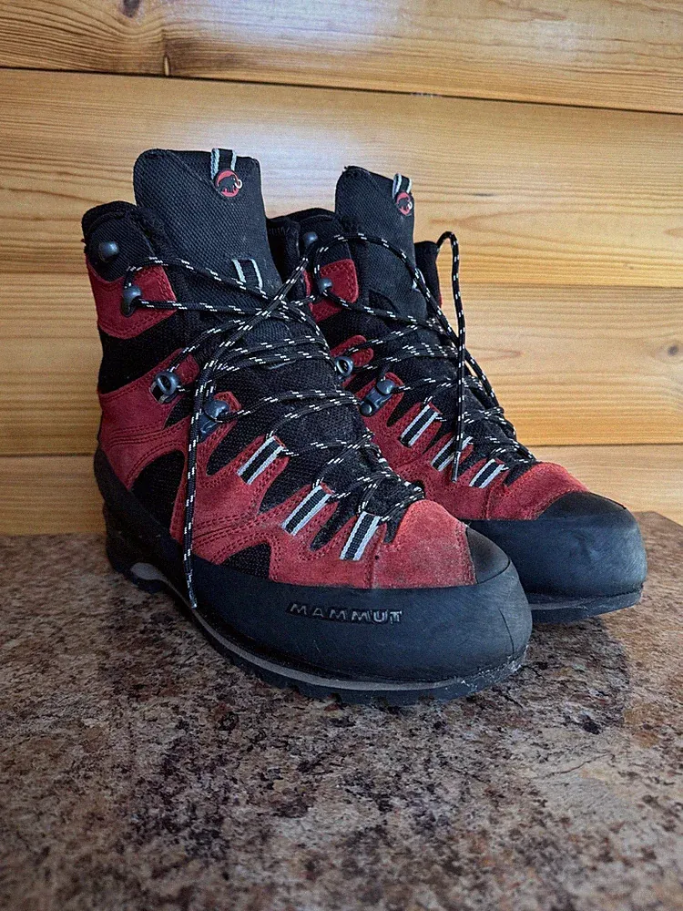 Mammut Raichle MS Mountaineering Boots Men US 9 UK 8 Vibram Sole Red Black Hikin