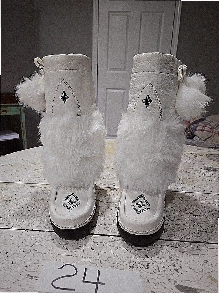 Manitobah Spirit Tall Mukluks Rabbit And Leather Fur Boots White Women's Size 6