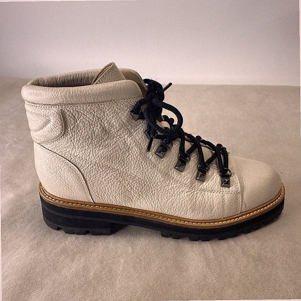 Marc Fisher Women’s 9.5M Mlissy Leather Hiking Ivory Boots Lugged Grunge