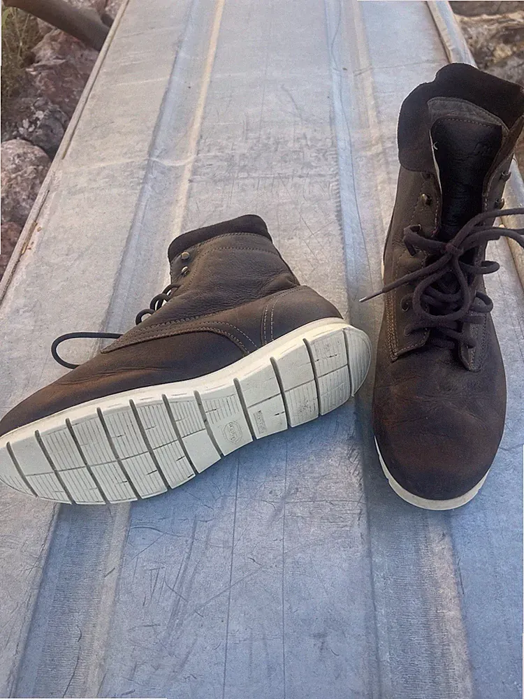 Meindl Boots excellent! Brown Leather Lace Up Vibram sole, Gortex (not danner)
