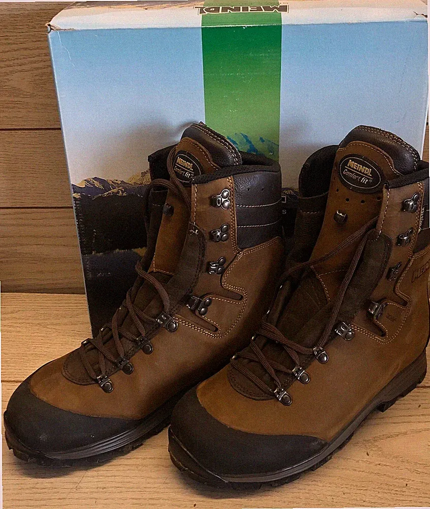 Meindl Comfort Fit Hunter Outdoor Hunting/Hiking Insulated Boots - 5608