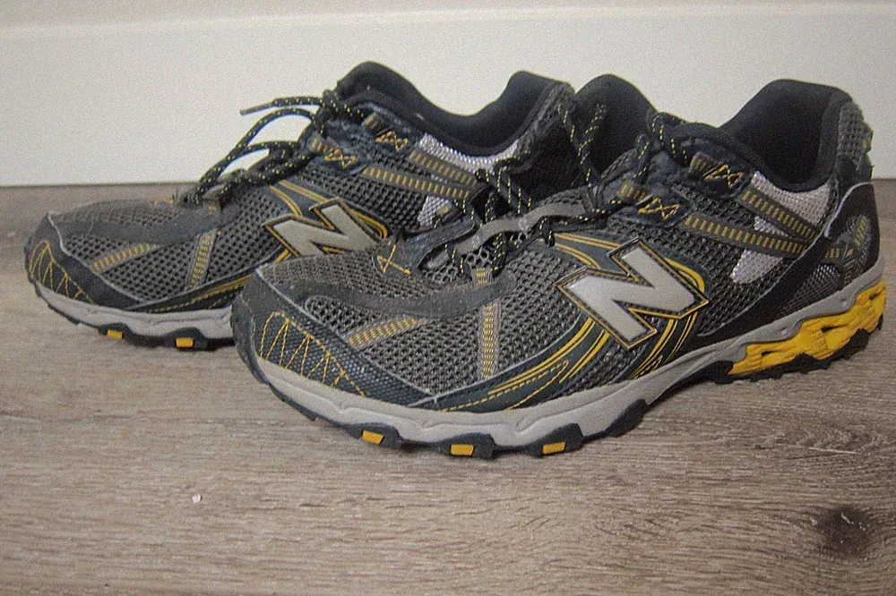 Men's shoe New Balance Mt572 Trail sneakers closed toe outdoors Hiking ready
