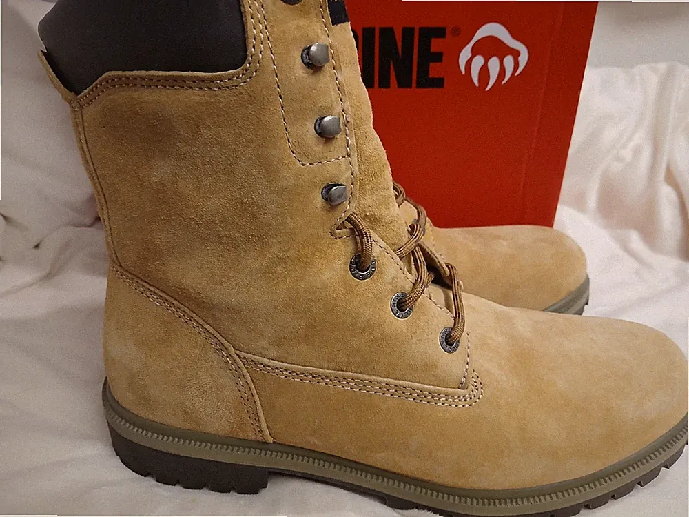 Men's Wolverine Waterproof Insulated 8" Work Boots Gold Size 11.5 W01195