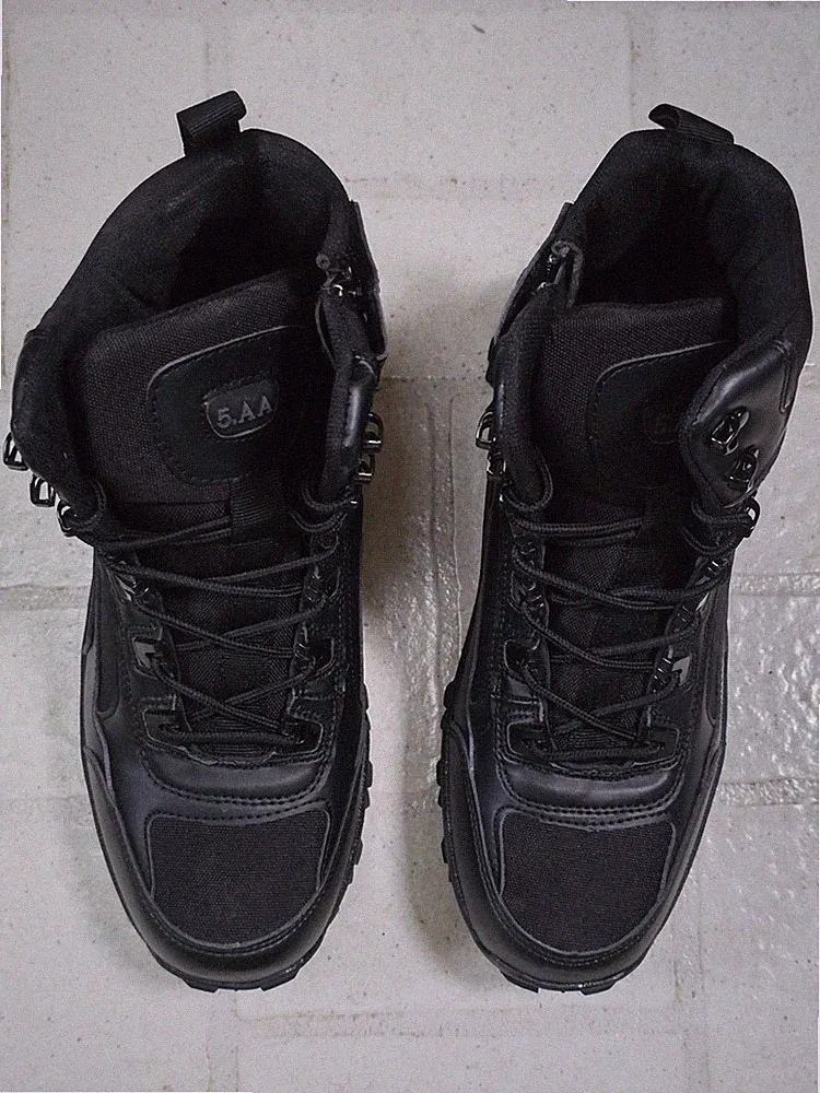 Mens hiking boots