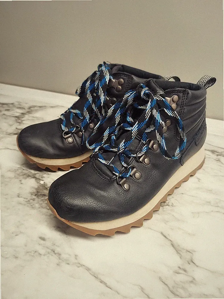 Merrell Alpine Hiker Boots Womens size 7 Black Vegan Faux Leather Hiking Shoes