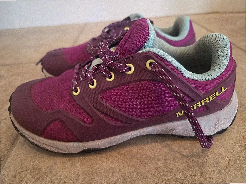 Merrell Altalight Low Running Hiking Shoes Girls Youth US 13.5 W Berry Purple