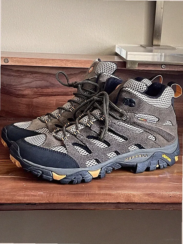 Merrell Mens Brown Moab Ventilator Mid Walnut Hiking Boots Size 11.5