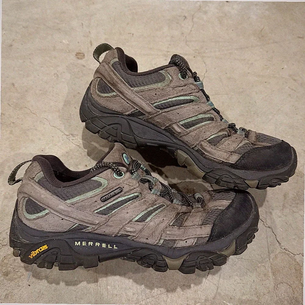 Merrell Moab 2 Womens 7 Hiking Shoes Waterproof Trail Vibrato J06028 *DISTRESSED
