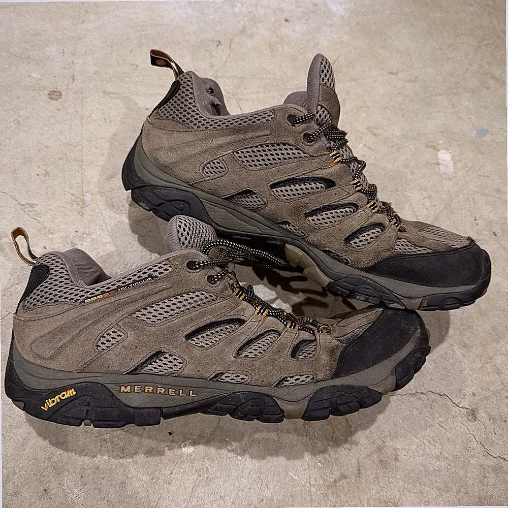 Merrell Moab Ventilator Low Mens 11.5 Beige Mid Hiking Trail Boots Shoes *FLAWS*