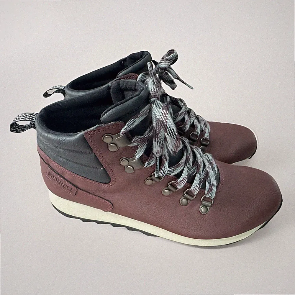 MERRELL WOMEN'S ALPINE HIKER Boots Burgundy Vegan Leather Size 9 Outdoors EUC