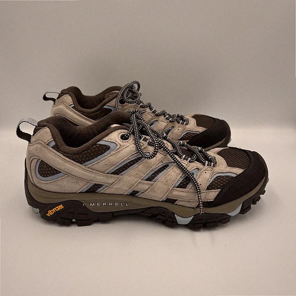 Merrell Women’s Moab 3 Waterproof Hiking Shoes Size 9
