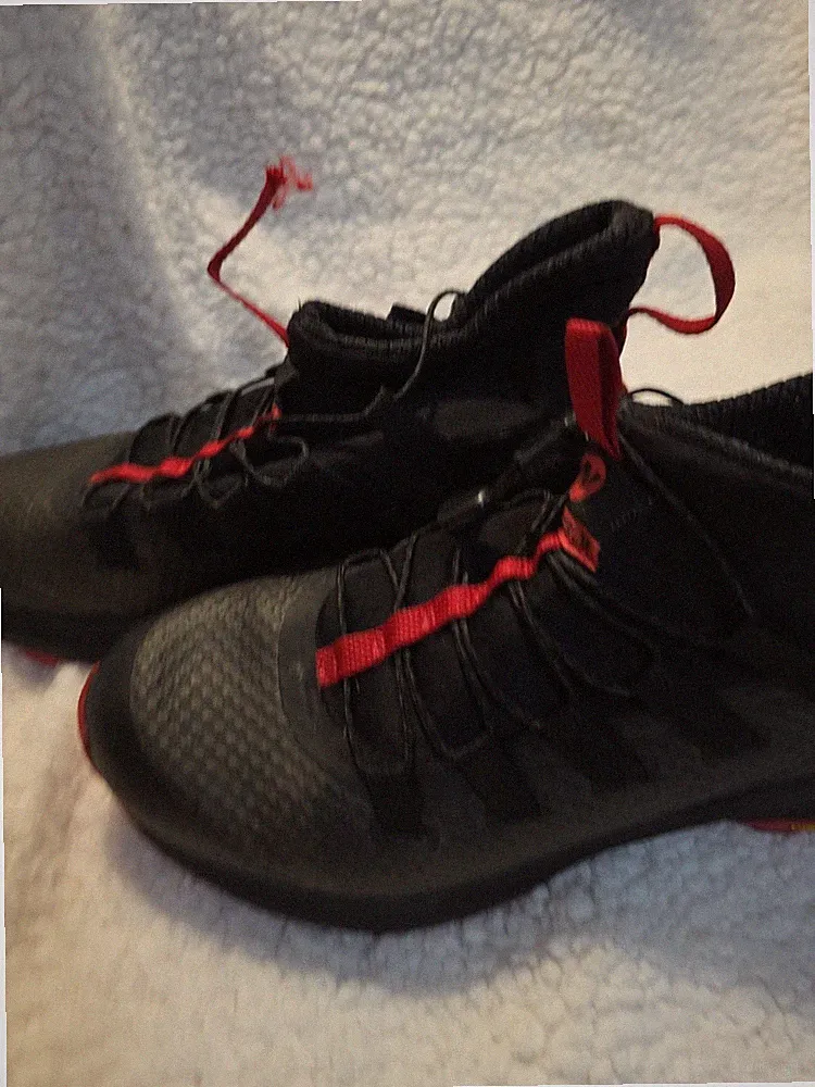 Merrell Womens Trekker Boots MTL Astrum J12870 Black Red Winter Hiking Sz 7.5