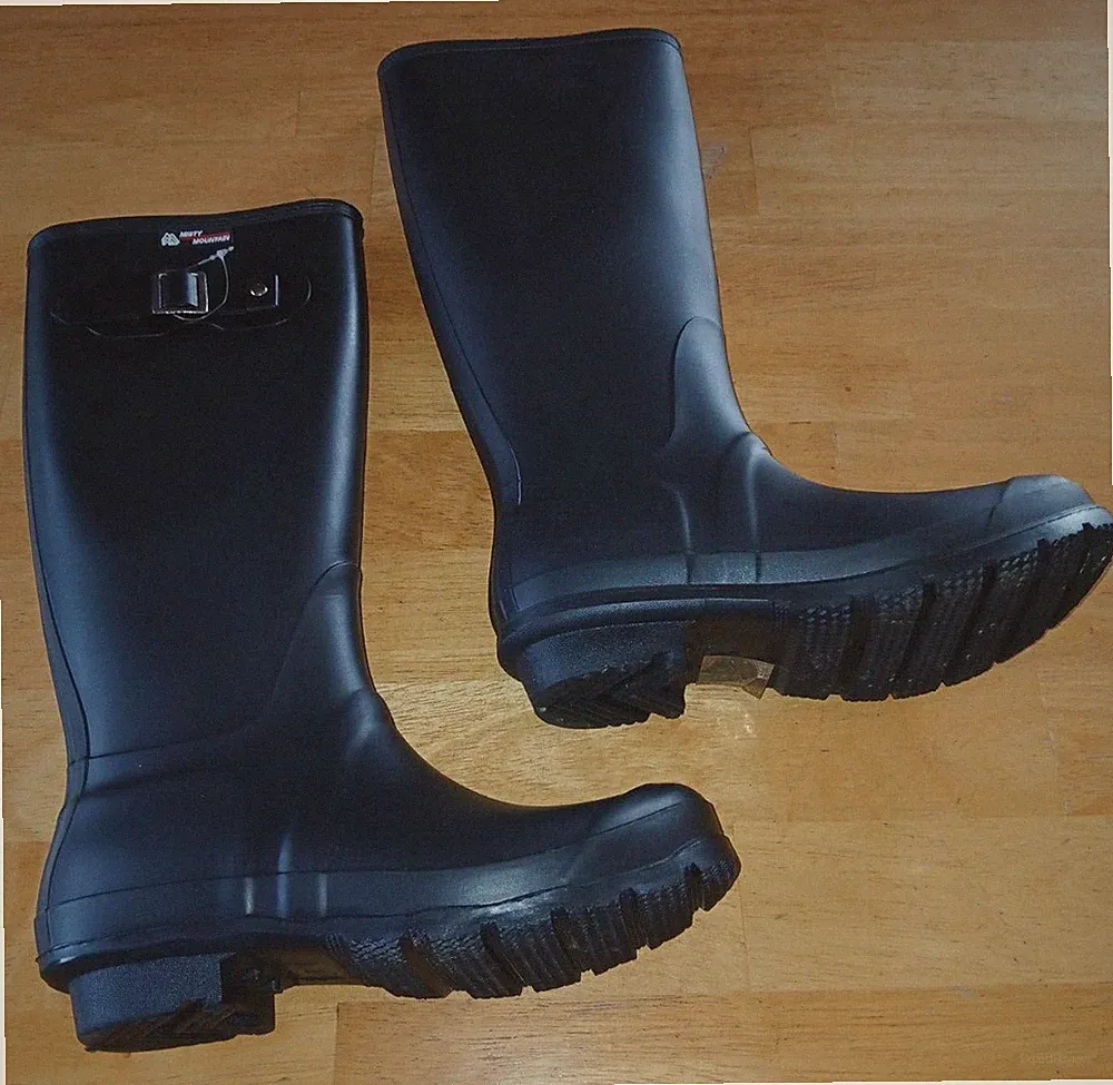MISTY MOUNTAIN LADIES 15.5" BLK WATERPROOF PVC MOLDED BOOTS-7-WORN 1-PLAID LINED