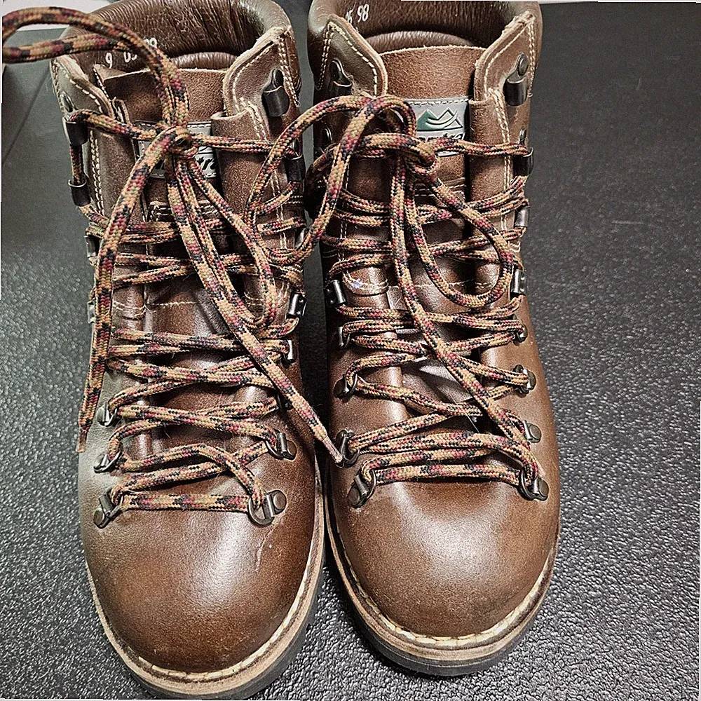Montrail Mazama Norweigian Welt Mountain Heavy Backpacking Hiking Boots RARE !!
