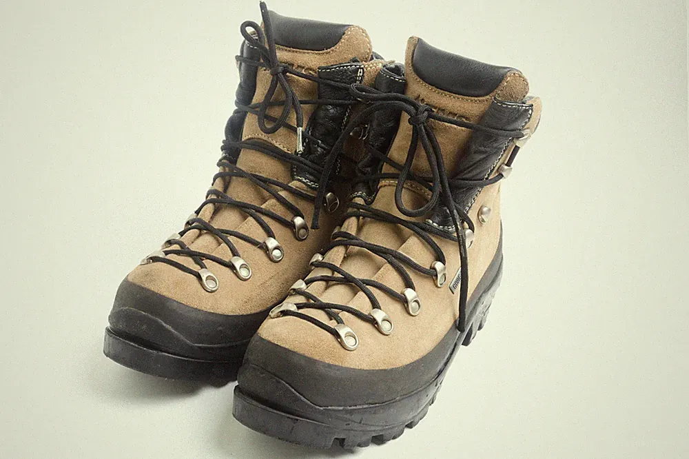 Mountaineering Boots made in Italy, US M7/L8.5, Crampon Compatible, Gore-tex
