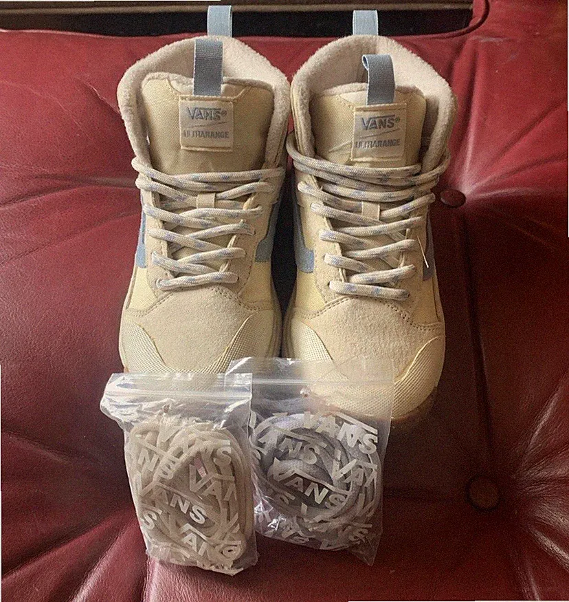 MTE Beige Gray Hiking Boots Faux Fur Lined Suede Fabric Ankle Lace Up