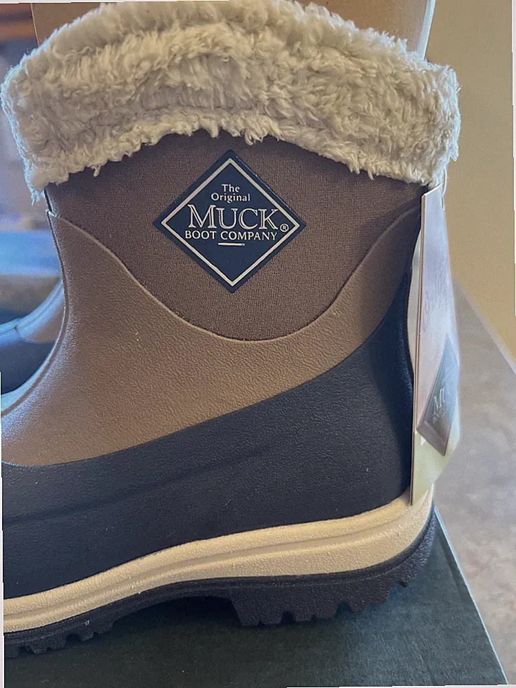 Muck Boot Women's Arctic Apres Slip-On Snow Boots Navy Otter Size 5