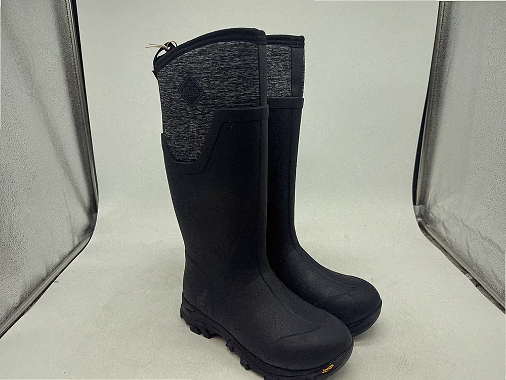 Muck Boots Arctic Ice + Arctic Grip Mid Rain Boots Women's Black Round Toe - 8