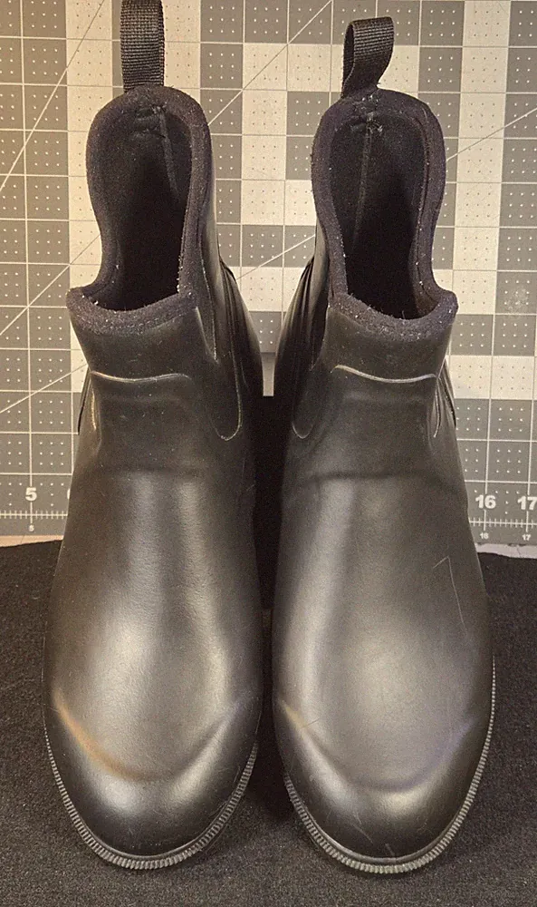 Muck Boots Derby Equestrian Pull On Boot in Black for women Size 9M