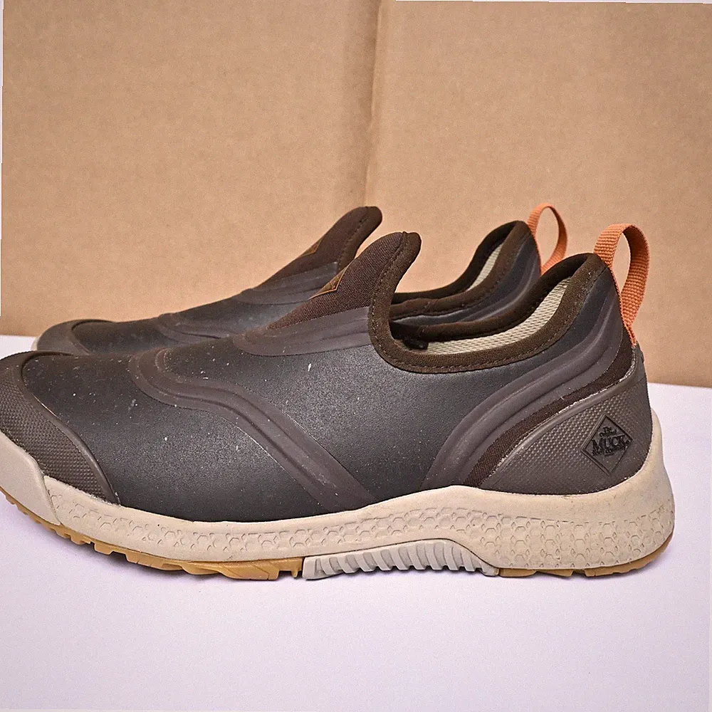 MUCK Outscape Waterproof Hiking Mens Black Sneakers Athletic Shoes Men's Size 9