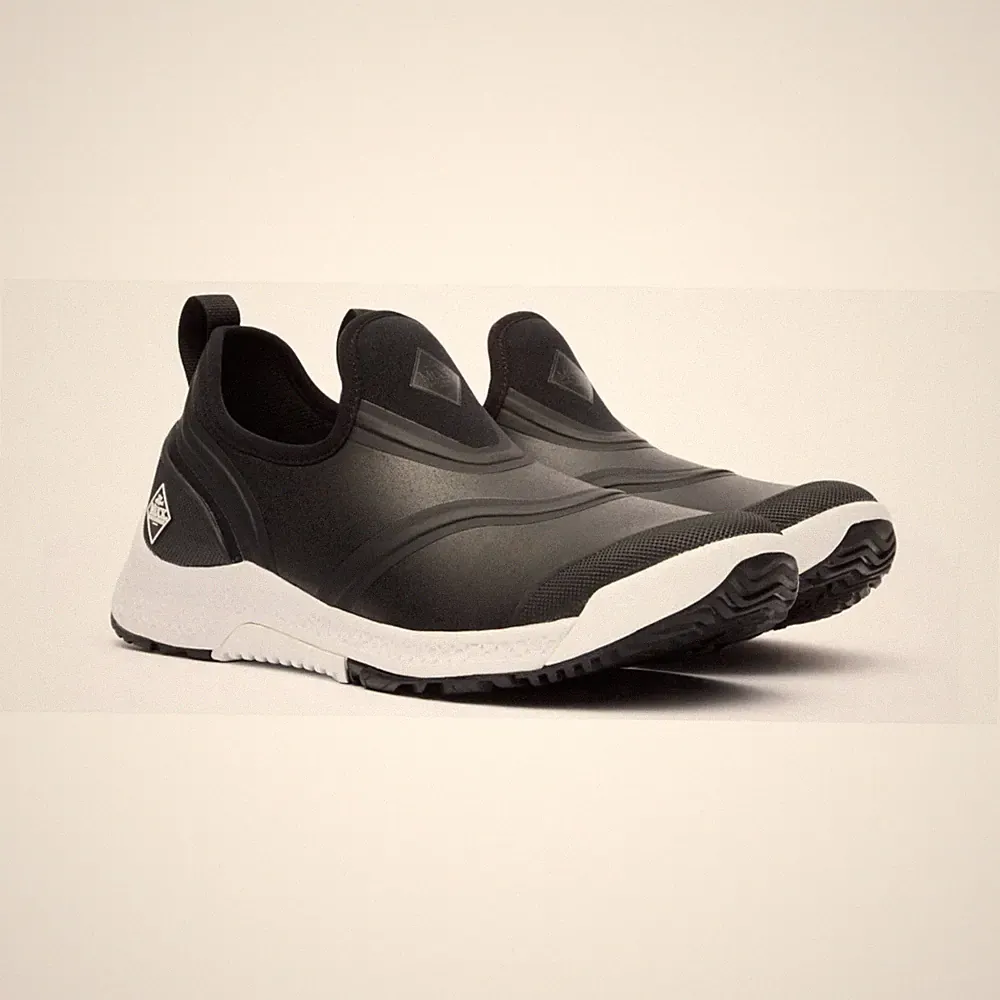 Muck Women's Outscape Low Black