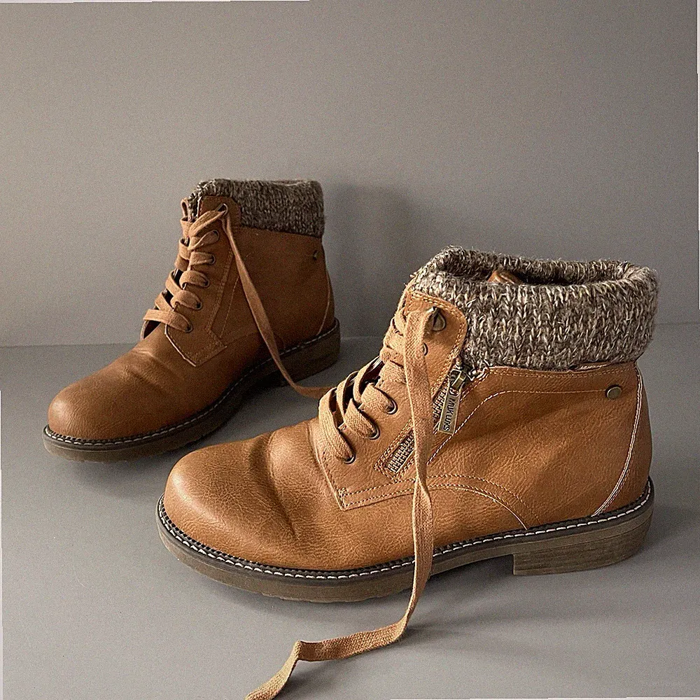 Muk Luks Garland Georgia Hiking Boot Brown 9.5W Womens Memory Foam Sweater Cuff